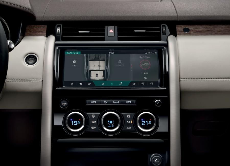 Детали интерьера Land Rover Discovery HSE 2017 года  (фото 68 из 96)